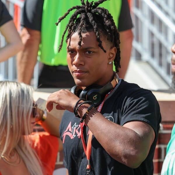 5-star LB sets decision date, has Clemson as finalist